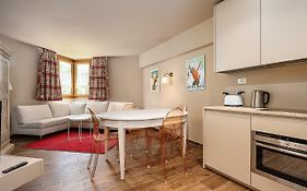 Hemeras Boutique Homes : Apartment 200M From The Skylift